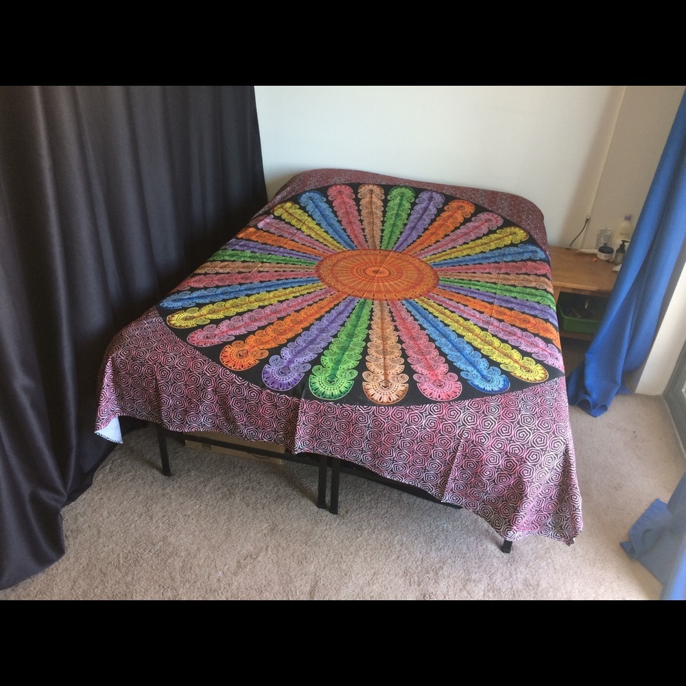 🎉Rainbow color Multiuse Tapestry Spread. Unique🎁 - Picture 2 of 4